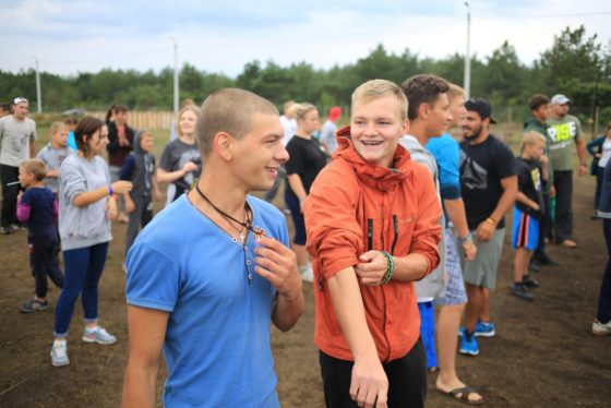 zhenya-helping-at-camp